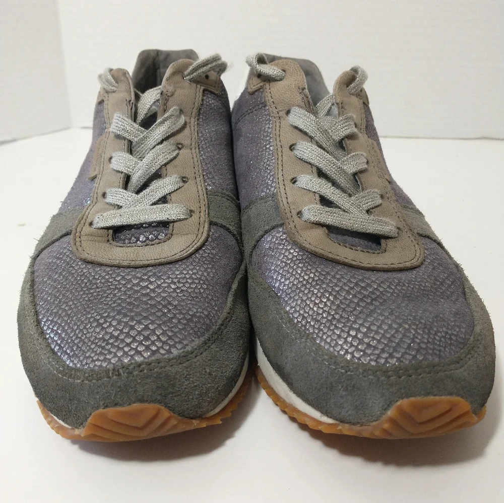 Aetrex stylish sneakers
